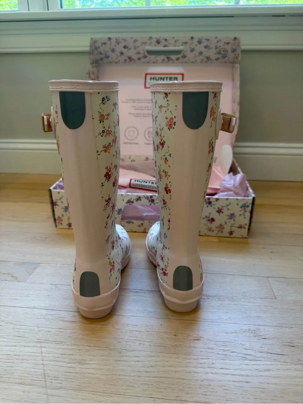 NWT Hunter x LoveShack Fancy - White Floral Tall Rain Boot - Size 2